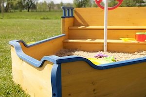 Piratenboot Boot Sandkasten aus Holz mit Geheimversteck Holzsandkasten Bild 8