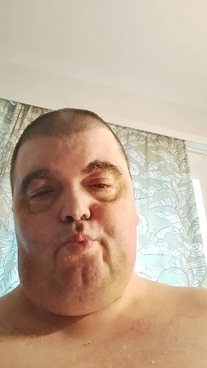 Hallo ich heiße David bin 31 und suche eine dicke oder fette Afrikanerin die Lust und Zeit hat sich 