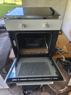 Nagelneu Backofen+Ceranfeld von Ikea. Bild 2
