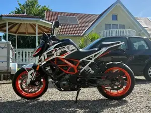 KTM Duke 390 | Baujahr 2019 | Erstbesitz | ca. 9.000 km |   3.500 VB