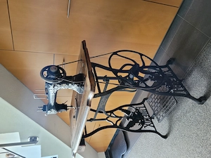 Nähmaschine Marke Phönix, sehr gut erhalten! Ein dekorativer Hingucker! Bild 2