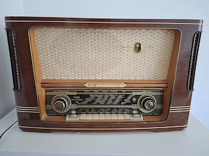 Fidelio Luxus Super 3D Röhrenradio