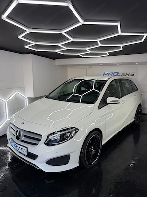 Mercedes-Benz B 180 Automatik *NAVI*SITZHZG* Bild 3