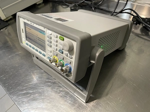 Agilent Keysight 53230 A Frequenzzähler  Bild 2