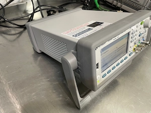 Agilent Keysight 53230 A Frequenzzähler  Bild 3