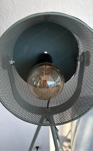 Stylische Stehlampe  Bild 3