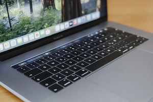 Apple MacBook Pro 15" 2019 | i9 8-Core | 16 GB RAM | 512 GB SSD | Top Zustand Bild 3