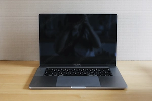 Apple MacBook Pro 15" 2019 | i9 8-Core | 16 GB RAM | 512 GB SSD | Top Zustand Bild 2