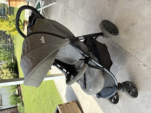 Buggy (Joie) inkl. Fußsack Bild 2