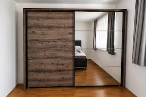 Großer Schwebetürenschrank   Kleiderschrank mit Spiegel   285x215x65 Bild 5