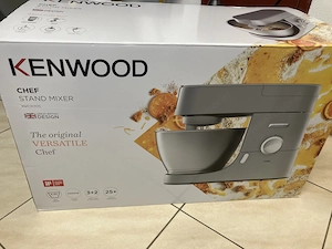 Küchenmaschine Kenwood Chef KVC31705 neuwertig