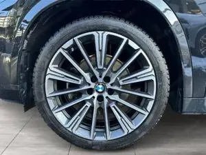 BMW X1 xDrive23d M Sportpaket // Anhängerkupplung // Head-Up // Panorama Glasdach Bild 6