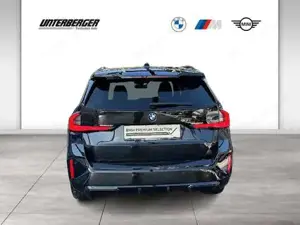 BMW X1 xDrive23d M Sportpaket // Anhängerkupplung // Head-Up // Panorama Glasdach Bild 5