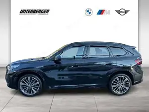 BMW X1 xDrive23d M Sportpaket // Anhängerkupplung // Head-Up // Panorama Glasdach Bild 3