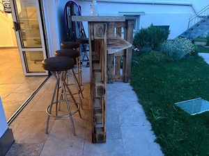 Bar mit Barhocker (5 Stück)