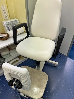 Komplette Fußpflege incl. Stuhl günstig abzugeben Bild 3