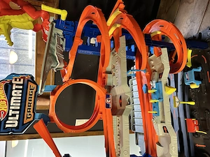 Hot Wheels Ultimative Garage Bild 3
