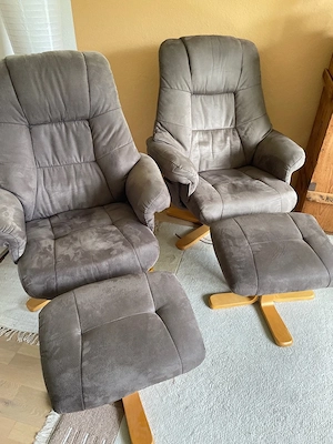 2 Relaxsessel mit Fusshocker