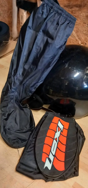 Motorradjacke + Regenüberschuhe Bild 3