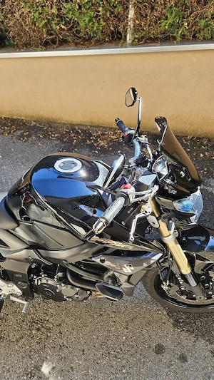 Suzuki GSR 750 Naked Bike Bild 9