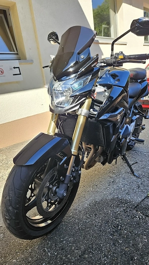 Suzuki GSR 750 Naked Bike Bild 5