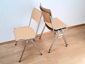 4 Stück Stühle aus den 77-ziger Jahren | Industrie-Design | Stapelbar | Vintage Bild 7