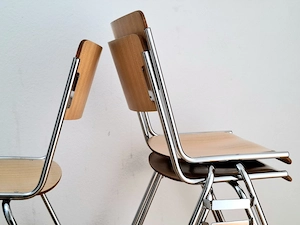 4 Stück Stühle aus den 77-ziger Jahren | Industrie-Design | Stapelbar | Vintage Bild 5