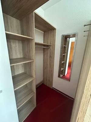 Kleiderschrank 