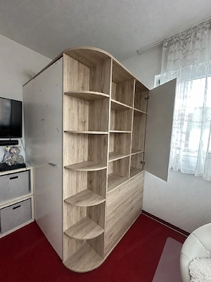 Kleiderschrank  Bild 2