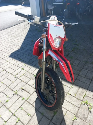 Kleinmotorrad Moped Mofa Cross Supermoto Rieju MRT 50 Bild 3