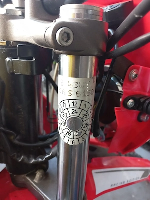 Kleinmotorrad Moped Mofa Cross Supermoto Rieju MRT 50 Bild 6