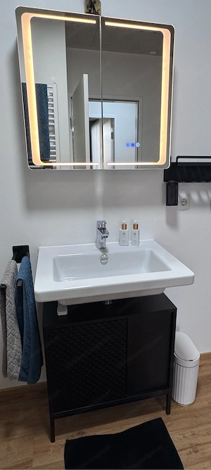 Badezimmermöbel Bild 3