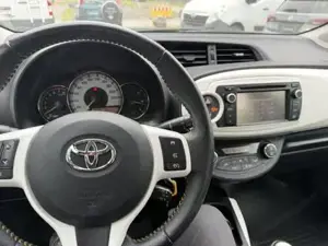 Toyota Yaris Bild 8