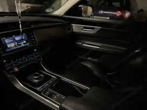 Jaguar XF Bild 8