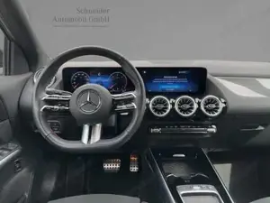 Mercedes-Benz GLA 200 Bild 8