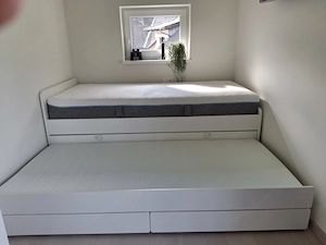 IKEA SLÄKT Bettgestell,Unterbett+Aufbewahrung, weiß, 90x200 cm, m.Matratzen u.Lattenroste in Kärnten Bild 2