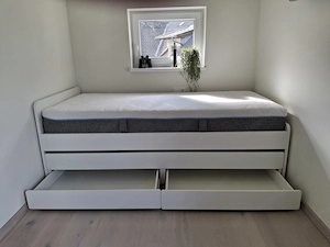 IKEA SLÄKT Bettgestell,Unterbett+Aufbewahrung, weiß, 90x200 cm, m.Matratzen u.Lattenroste in Kärnten Bild 3