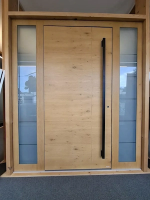 Holzhaustüre mit 2 Seitenteilen Eiche Astig Bild 2