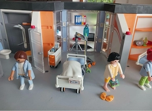 Playmobil Krankenhaus Bild 2
