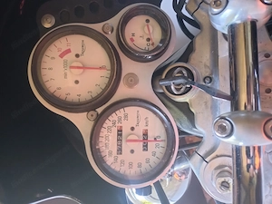 Triumph Speed Triple 955 Bild 3