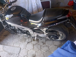 Triumph Speed Triple 955 Bild 6