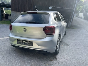 Volkswagen VW Polo Silber 2018, KM 131T Bild 4
