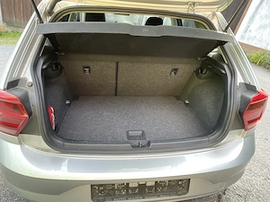 Volkswagen VW Polo Silber 2018, KM 131T Bild 6