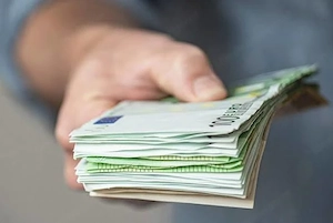 Wir bieten Kredite: und Investitionen mit sehr einfachen Konditionen für alle.