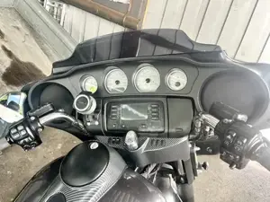 Gepflegte starke  Harley-DavidsonStreet Glide  FLHX  mit vielen Kraft und hartem Sound! Bild 9