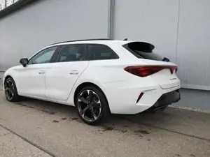 Cupra Leon Sportstourer 1.5 eTSI 110 kW Kombi ST DSG Edge AHK ACC LED S... Bild 2