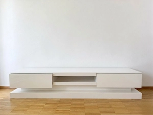 TV-Unterschrank Bild 2