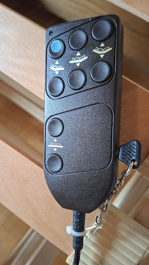 Elektrisches Pflegebett zu verkaufen Bild 2