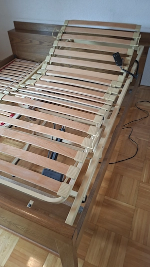 Elektrisches Pflegebett zu verkaufen Bild 3