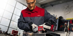 Der Einhell Akku-Winkelschleifer Axxio 18 115 Q Li hat sich als Helfer bei Arbeiten in Werkstatt, Ha Bild 6